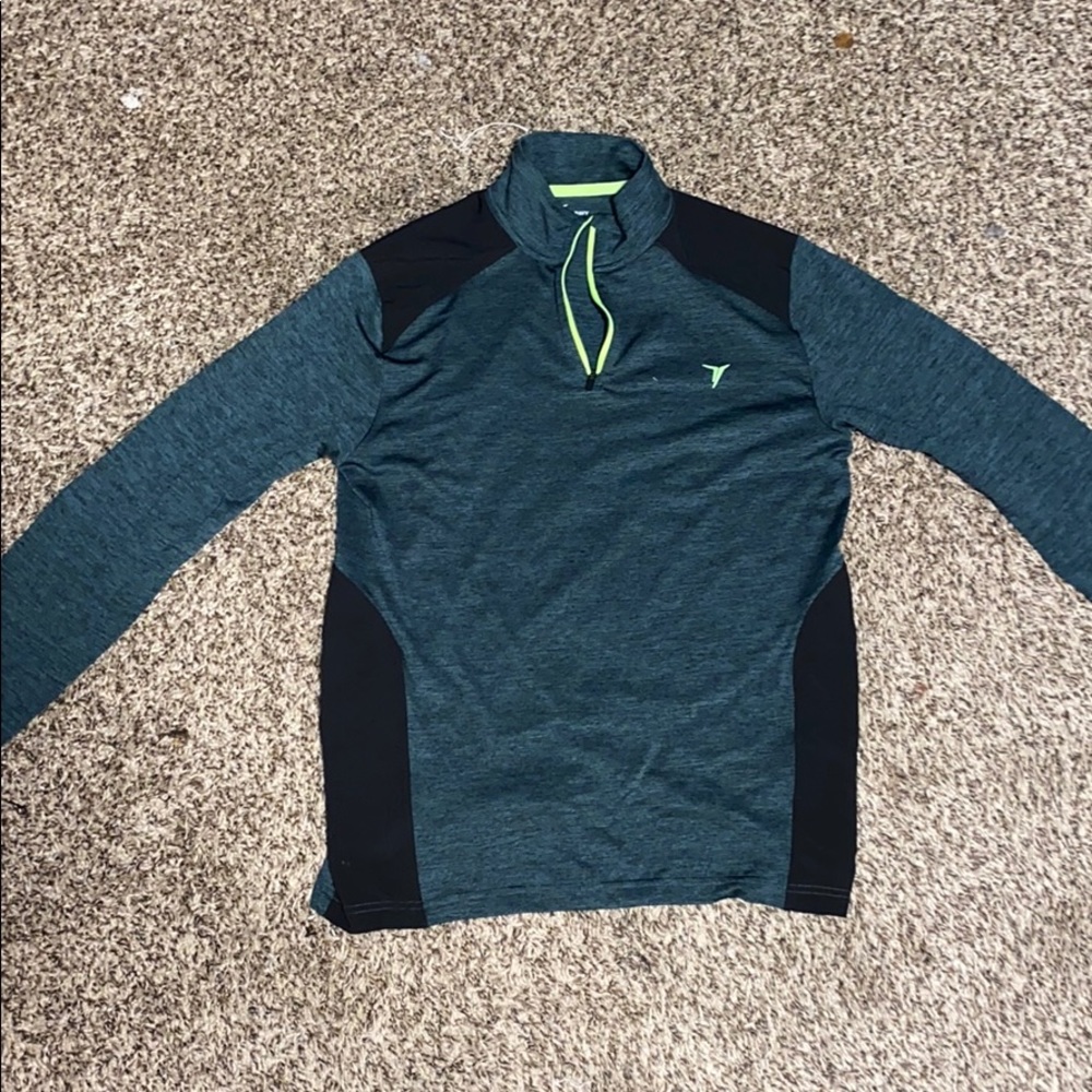 Nice active pull over